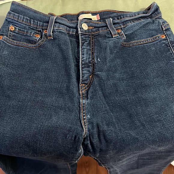 Levi’s 512 Perfectly slimming Jeans.   #1593 - Picture 3 of 9